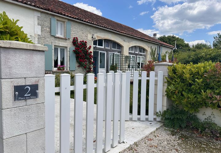 Dorfhaus in Bresdon, Charente-Maritime, Bresdon - € 325.000 | Ref: lofo - Foto 1