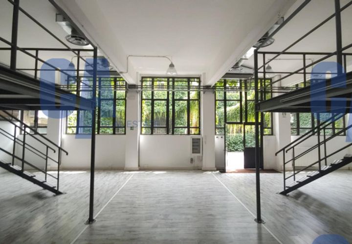Villa i Milan, Milan, Milan - € 58.333 | Ref: SLAOF001 - foto 1
