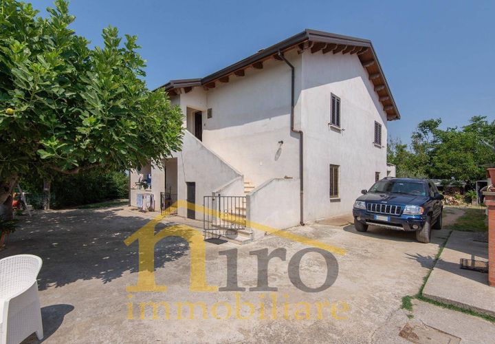 Villa a Atri, Teramo, Atri - € 150.000 | Ref: 748 - foto 1