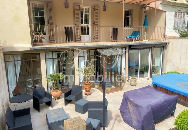 Villa i Apt, Vaucluse, Apt - € 500.000 | Ref: LUB-001257 - foto 1