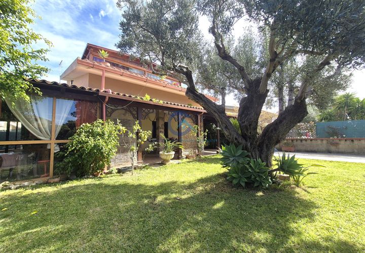Villa a Borgia, Catanzaro, Borgia - € 500/mes | Ref: CZ01-AA577 - foto 1