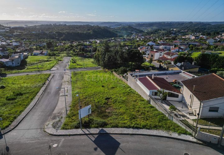 Helårsgrund i Coimbra, Coimbra, Coimbra - € 180.000 | Ref: C0372-01598 - foto 1