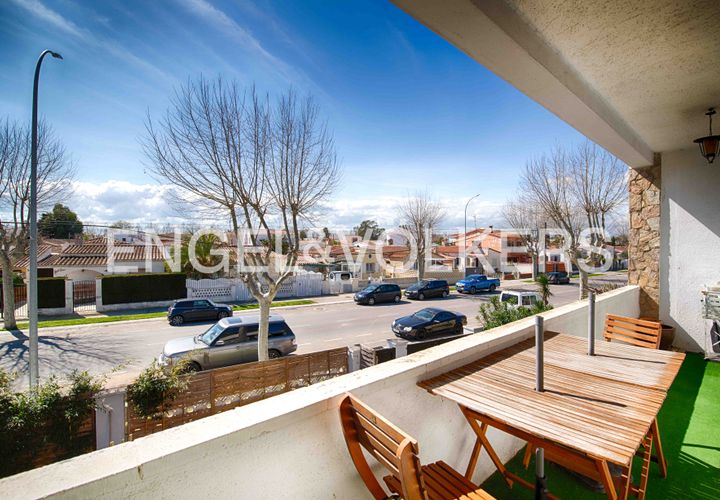 Lejlighed i Empuriabrava, Gerona, Empuriabrava - € 165.000 | Ref: W-02ZD9O - foto 1