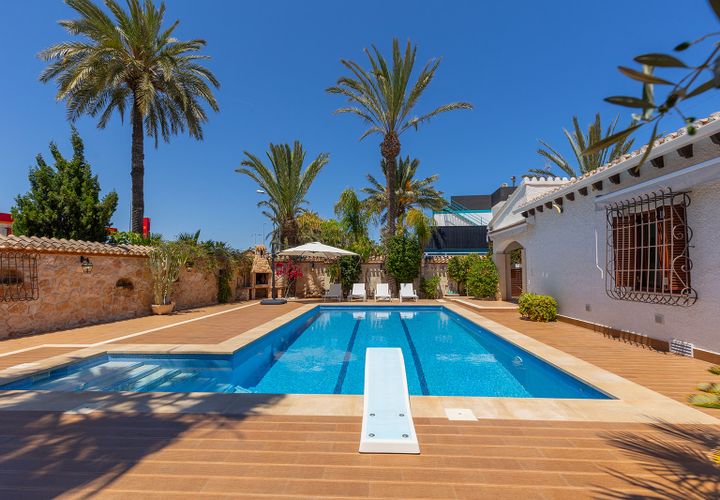 Villa a Punta Prima, Alicante, Punta Prima - € 699.950 | Ref: R-40795 - foto 1