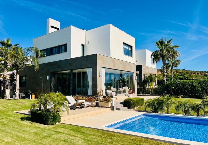 Villa i Manilva, Malaga, Manilva - € 1.060.000 | Ref: R5045194 - foto 1
