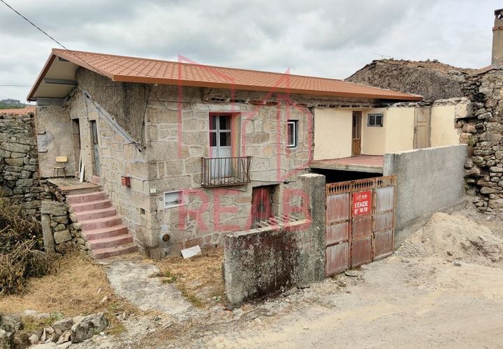 Villa i Aguiar da Beira, Guarda, Aguiar da Beira - € 25.000 | Ref: 221/2025 - foto 1