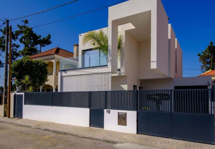 Villa i Almada, Setubal, Almada - € 999.999 | Ref: CB01-0271 - foto 1