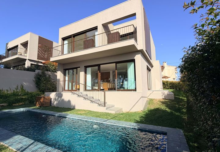 Villa i Cascais, Lisbon, Cascais - € 1.670.000 | Ref: CB01-0560 - foto 1