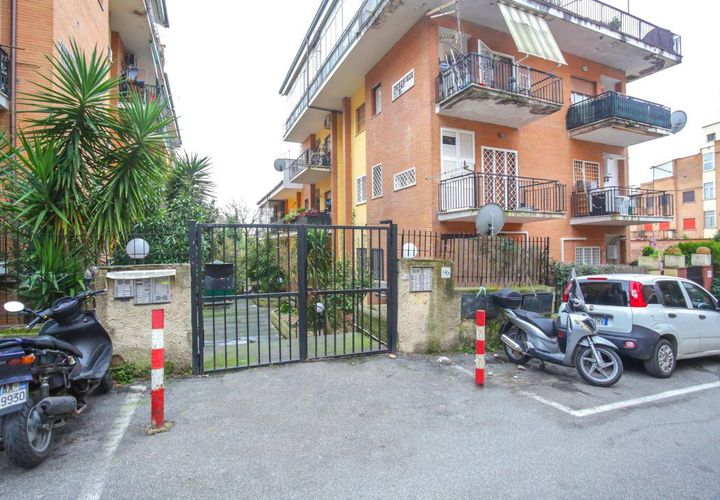 Lejlighed i Rome, Rome, Rome - € 59.000 | Ref: TOMBA DI NERONE VIA BRACCIANO - foto 1