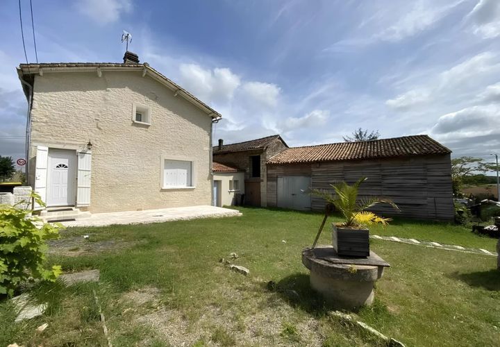 Villa i Les Adjots, Charente, Les Adjots - € 172.800 | Ref: BVI80880 - foto 1