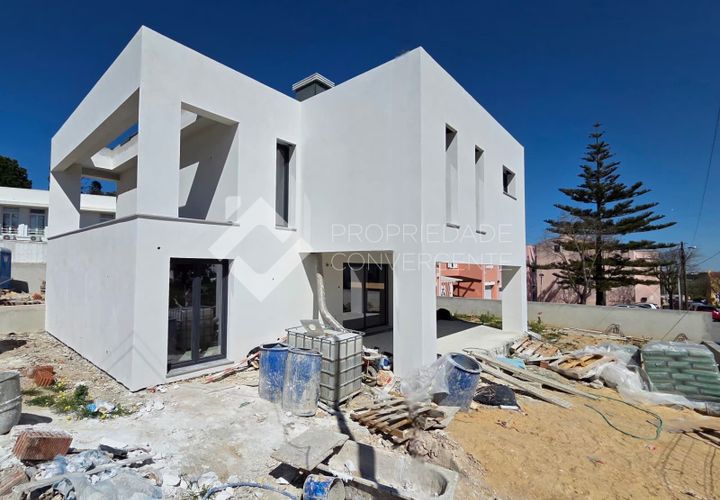 Villa a Almada, Setubal, Almada - € 950.000 | Ref: 323 - foto 1