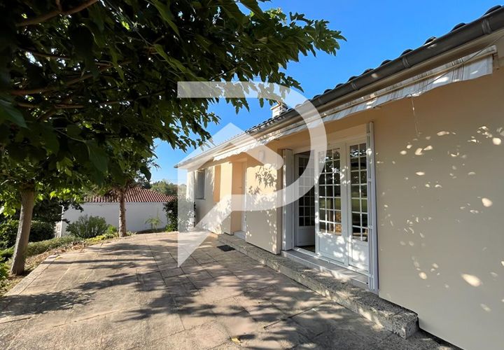 Villa a Villerest, Loire, Villerest - € 222.000 | Ref: 532_roa - foto 1