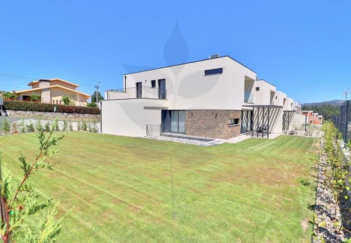 Reihenhaus in Braga, Braga, Braga - € 575.000 | Ref: 013-3915 - Foto 1