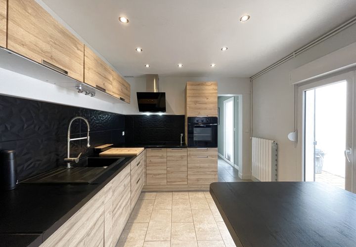Villa i Lens, Pas-de-Calais, Lens - € 195.500 | Ref: DGVMA40001687 - foto 1