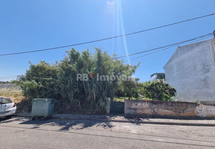 Helårsgrund i Entroncamento, Santarem, Entroncamento - € 54.500 | Ref: 01563-25 - foto 1