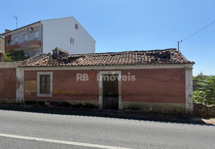 Ruinere i Abrantes, Santarem, Abrantes - € 45.000 | Ref: 01560-25 - foto 1