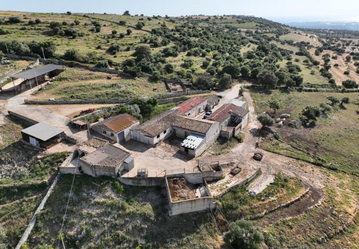 Landejendom i Ragusa, Ragusa, Ragusa - € 700.000 | Ref: L 2096 - foto 1