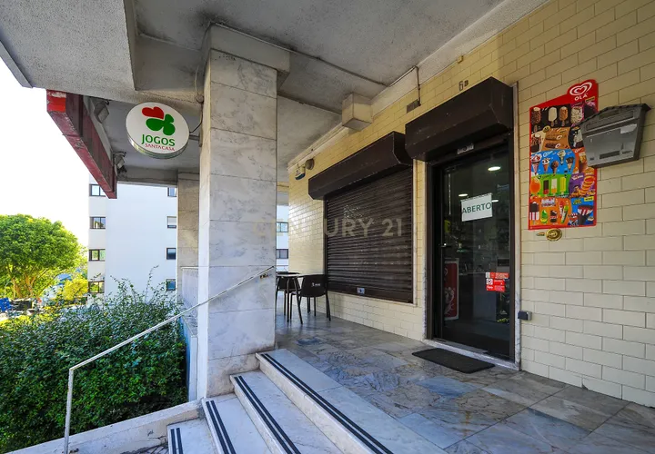 Erhvervsejendom i Carnaxide, Lisbon, Carnaxide - € 50.000 | Ref: C0354-00726 - foto 1