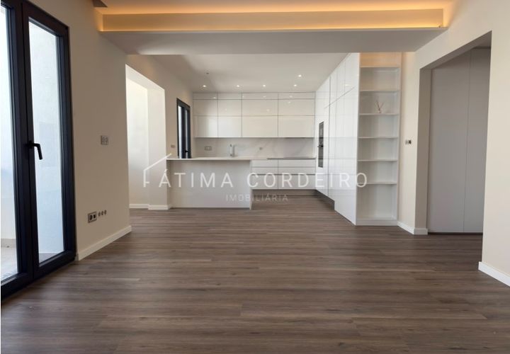 Lejlighed i Almada, Setubal, Almada - € 700.000 | Ref: 46.25 - foto 1