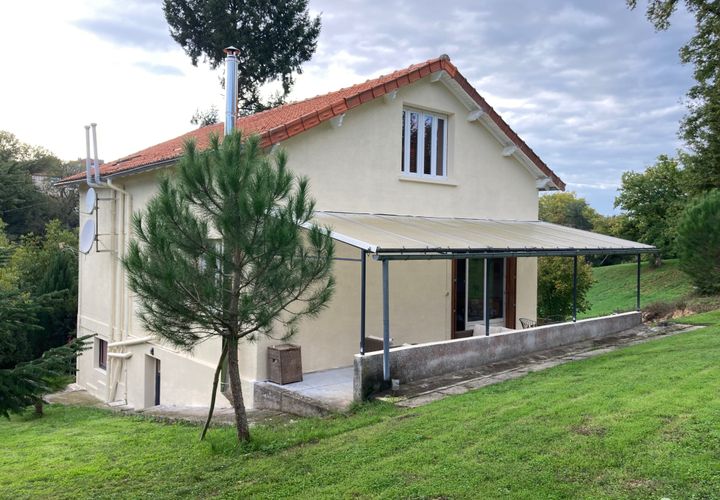 Villa a Confolens, Charente, Confolens - € 216.000 | Ref: 34409 - foto 1
