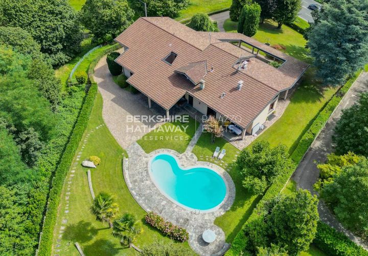 Villa i Inverigo, Como, Inverigo - € 970.000 | Ref: ILO3091 - foto 1
