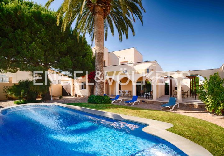 Villa i Empuriabrava, Gerona, Empuriabrava - € 675.000 | Ref: W-02XRS0 - foto 1