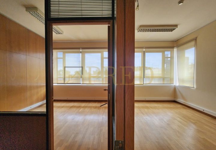 L'establiment comercial a Pedroso, Porto, Pedroso - € 548/mes | Ref: PRED-632 - foto 1
