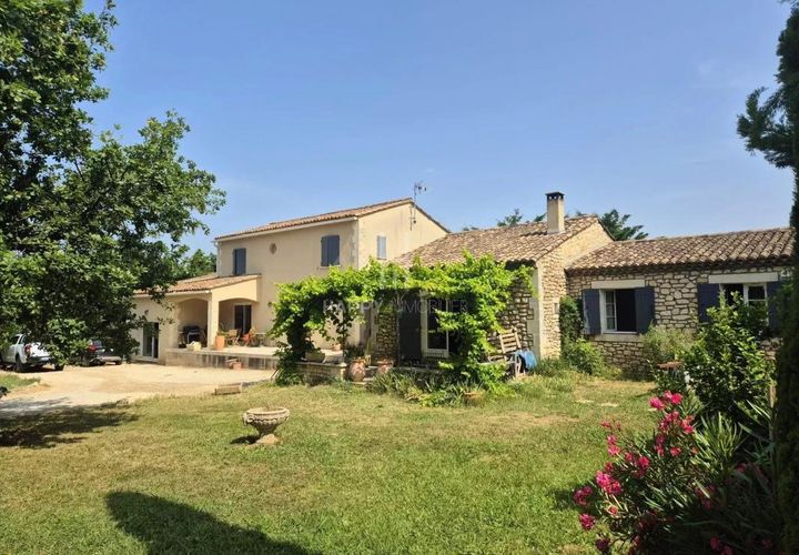 Villa i Eyragues, Bouches-du-Rhone, Eyragues - € 855.000 | Ref: 86002068 - foto 1
