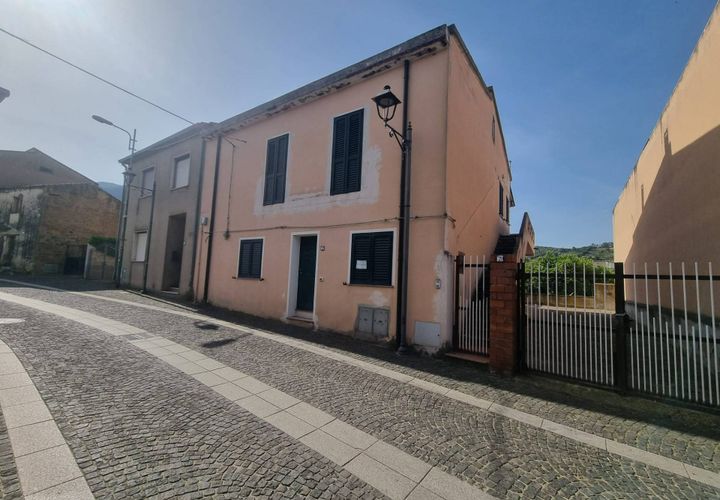 Villa i Nuxis, Sud Sardegna, Nuxis - € 159.000 | Ref: GT62 - foto 1