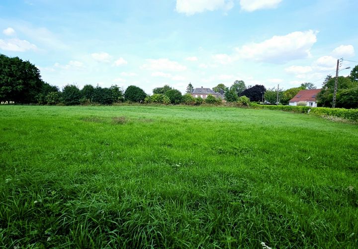 Helårsgrund i Avesnes-le-Comte, Pas-de-Calais, Avesnes-le-Comte - € 40.000 | Ref: ACFIJ1601233 - foto 1
