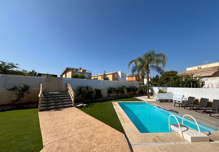 Villa a Alcudia, Mallorca, Alcudia - € 4.000/mes | Ref: R20679 - foto 1