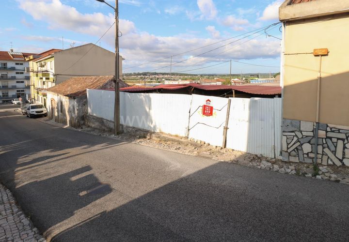 Helårsgrund i Alenquer, Lisbon, Alenquer - € 60.000 | Ref: 295250062 - foto 1