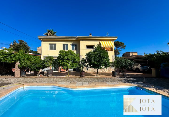 Villa a Sils, Gerona, Sils - € 450.500 | Ref: 00316 - foto 1