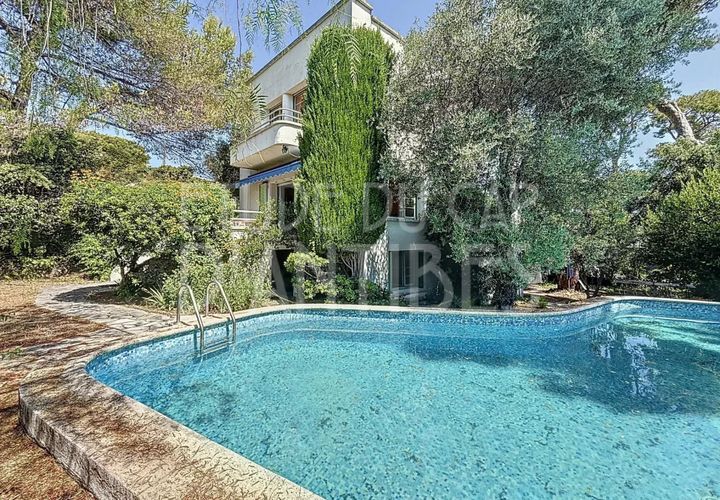 Villa i Antibes, Alpes-Maritimes, Antibes - € 2.000.000 | Ref: 86041704 - foto 1