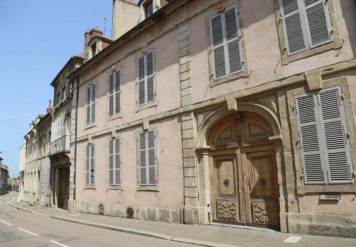 Erhvervsejendom i Autun, Saone-et-Loire, Autun - € 362.000 | Ref: 5846 - foto 1