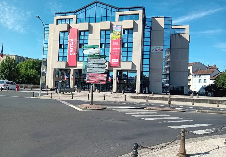 Erhvervsejendom i Aurillac, Cantal, Aurillac - € 143.000 | Ref: 416 - foto 1