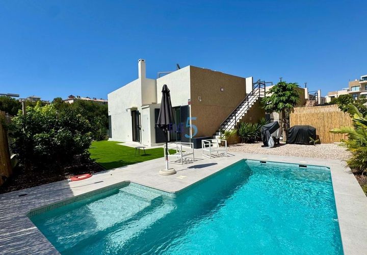 Villa i La Zenia, Alicante, La Zenia - € 519.900 | Ref: P7905 - foto 1