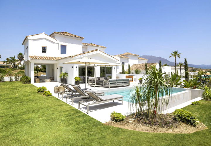 Villa a Estepona, Malaga, Estepona - € 1.489.000 | Ref: BLXR-1094A - foto 1