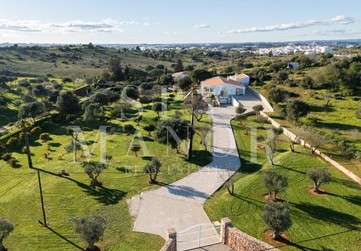 Villa i Estombar, Faro, Estombar - € 2.980.000 | Ref: Spy-00120 - foto 1