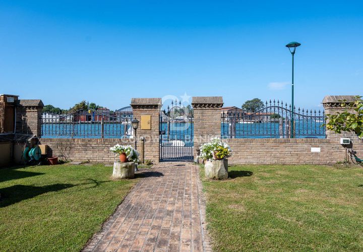 Villa a Venice, Venice, Venice - € 1.350.000 | Ref: CBI138-2693-172 - foto 1