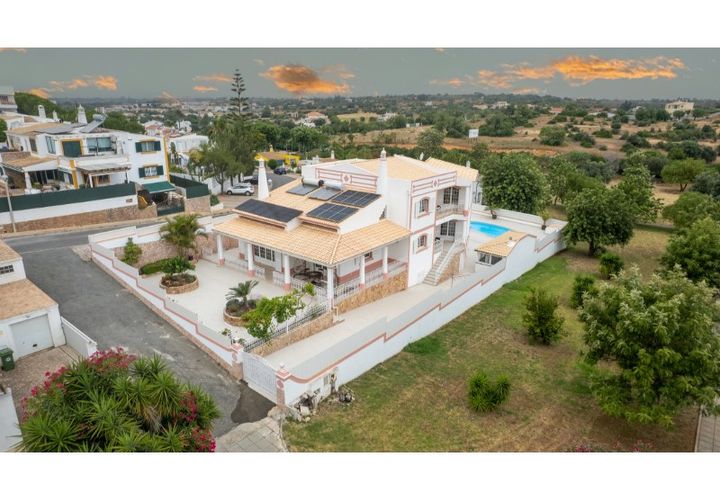 Villa i Guia, Faro, Guia - € 1.250.000 | Ref: 338250069 - foto 1