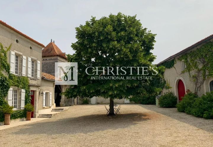 Villa a Angouleme, Charente, Angouleme - € 756.000 | Ref: OD1012 - foto 1