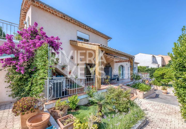 Villa i Frejus, Var, Frejus - € 850.000 | Ref: 86071719 - foto 1