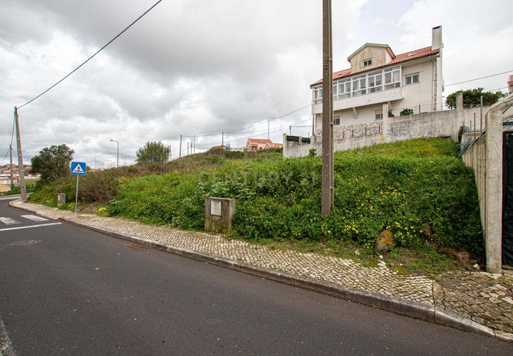 Helårsgrund i Sintra, Lisbon, Sintra - € 95.000 | Ref: C0483-01218 - foto 1