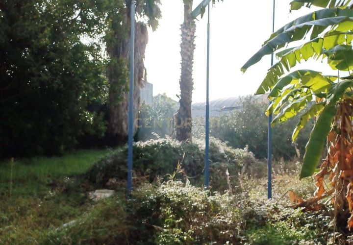 Helårsgrund i Amadora, Lisbon, Amadora - € 5.100.000 | Ref: C0483-01105 - foto 1