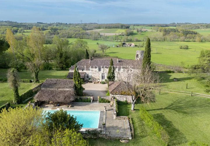 Landejendom i Velines, Dordogne, Velines - € 995.000 | Ref: KM1107 - foto 1