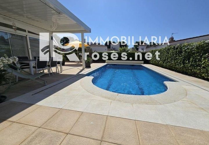 Villa i Empuriabrava, Gerona, Empuriabrava - € 570.000 | Ref: 3440 - foto 1