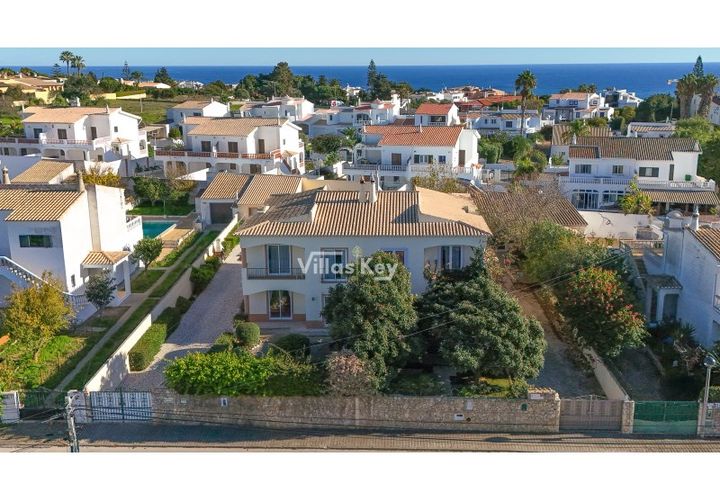 Villa i Luz, Faro, Luz - € 750.000 | Ref: V960 - foto 1