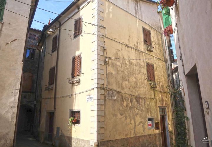 Villa i Bagnone, Massa and Carrara, Bagnone - € 80.000 | Ref: 325A-564090 - foto 1