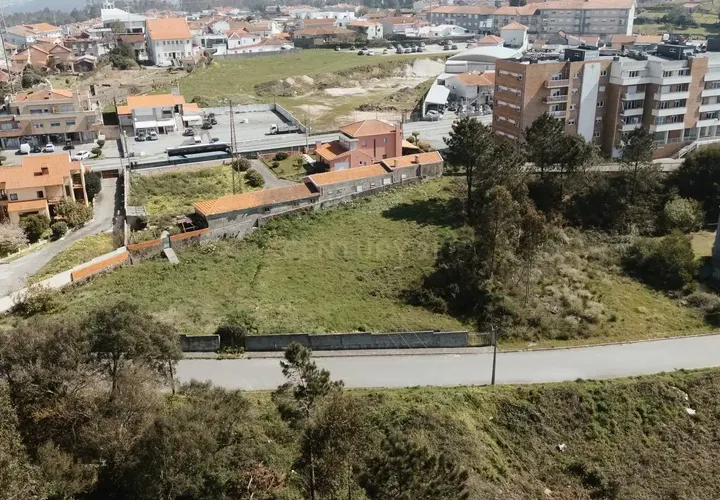 Helårsgrund i Mozelos, Aveiro, Mozelos - € 130.000 | Ref: C0406-02205 - foto 1